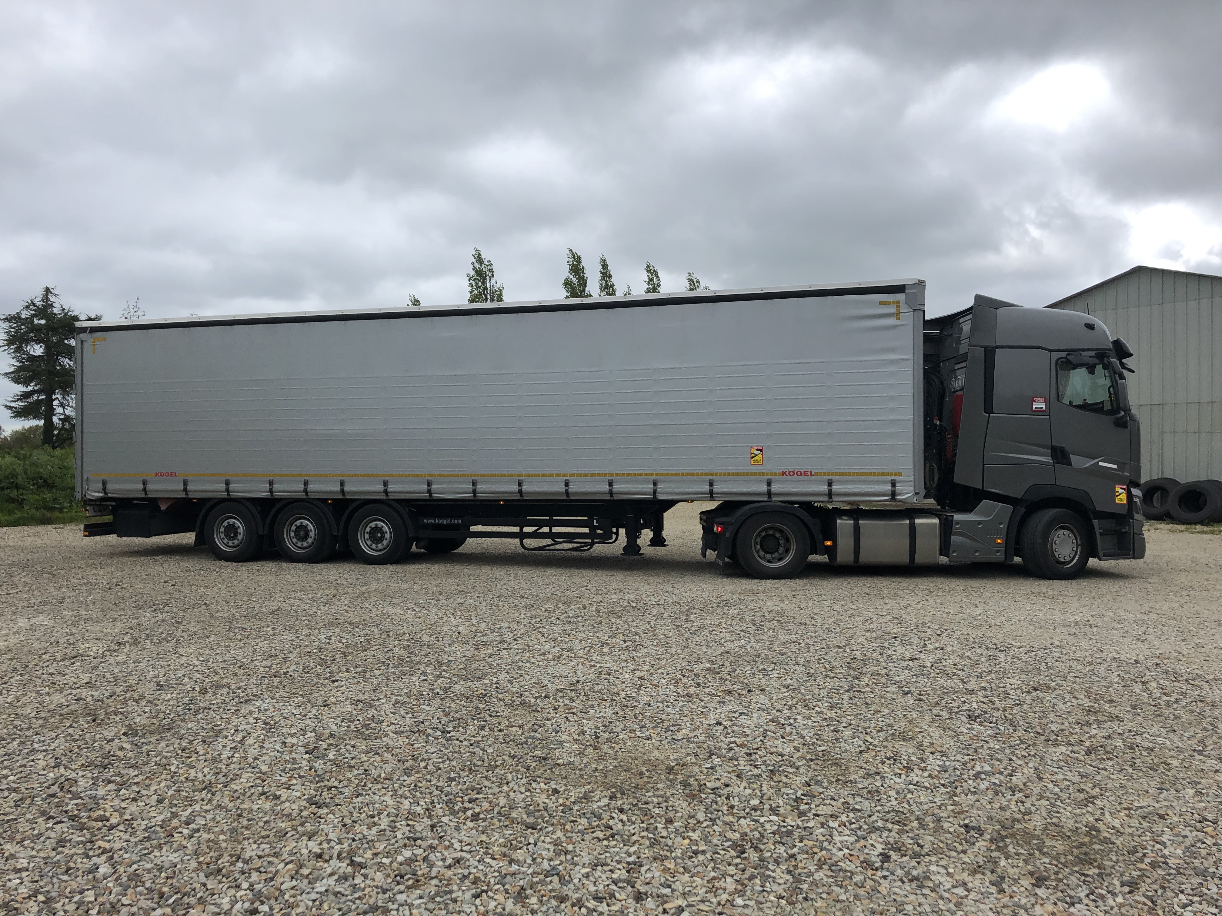 Semi-remorque à rideaux coulissants Transports Lemasle